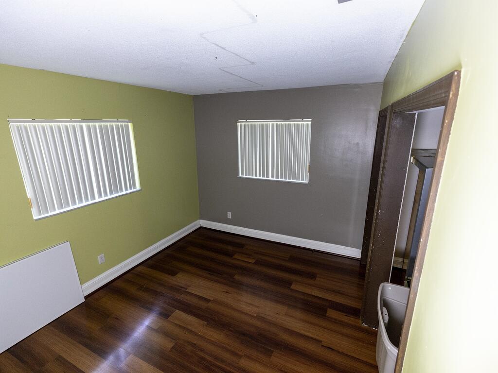 6717 NW 59th Street — Photo 3