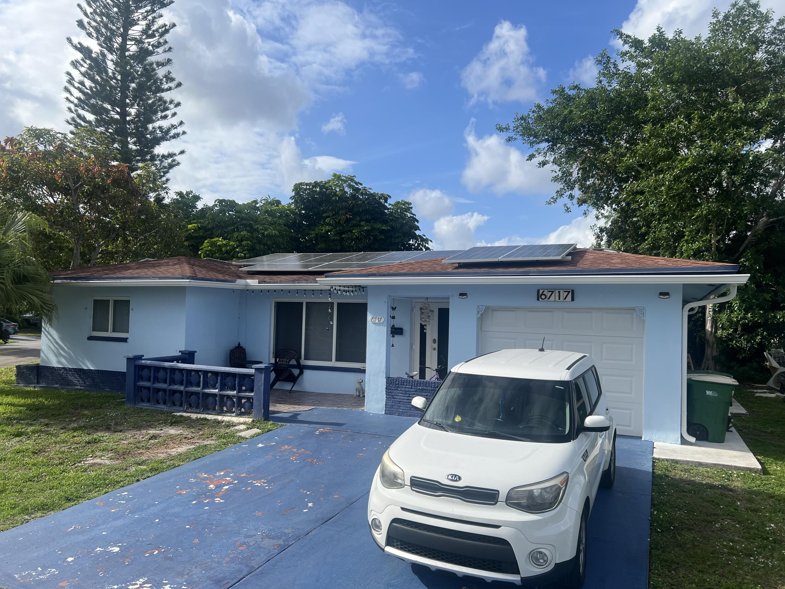 6717 NW 59th Street — Photo 2