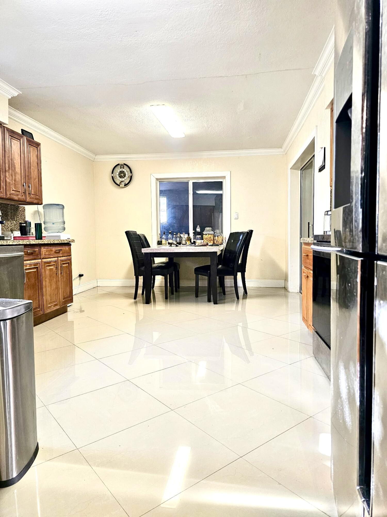 6410 KIMBERLY Boulevard — Photo 4