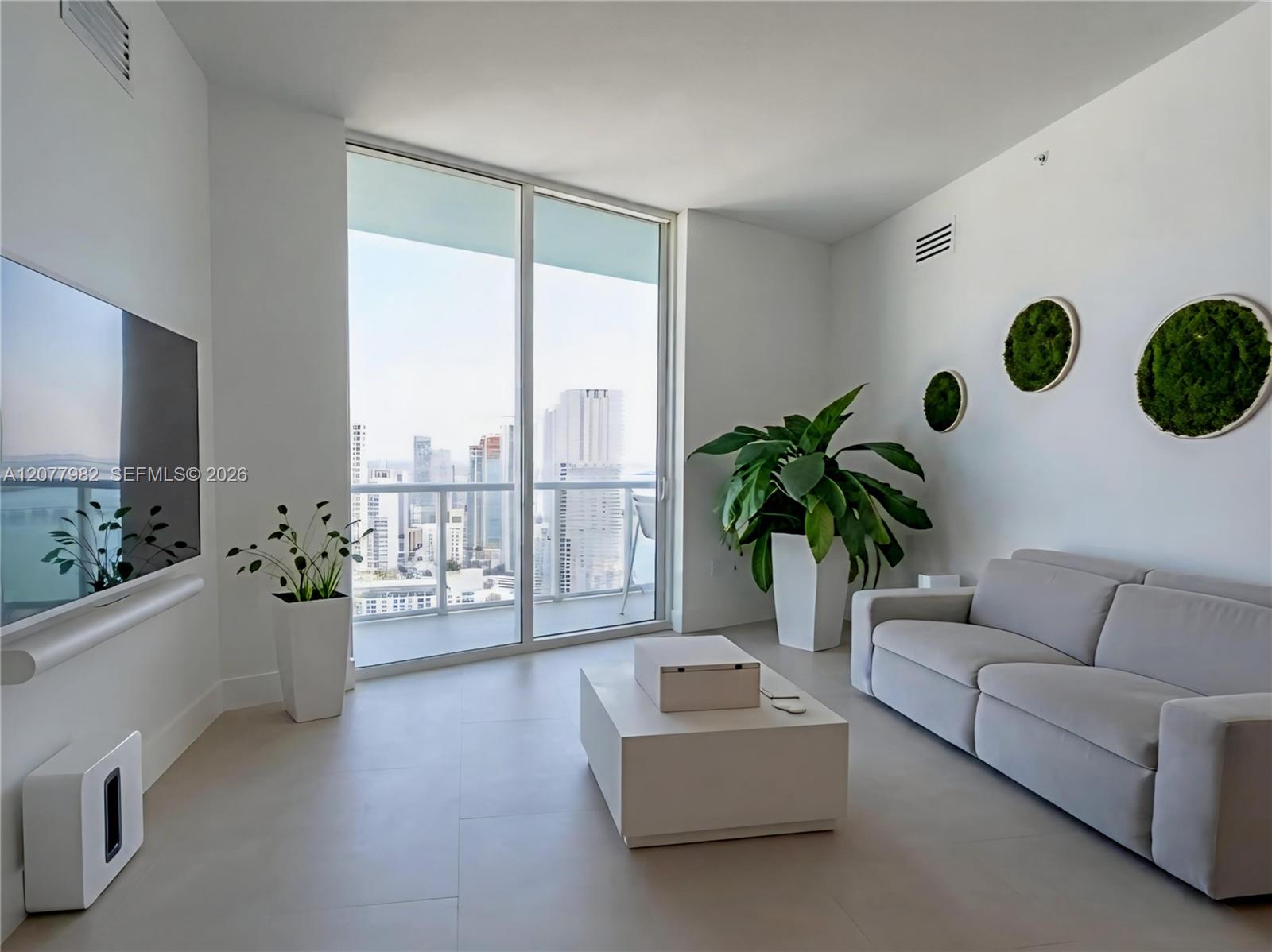 1900 N Bayshore Dr # 5004 — Photo 2