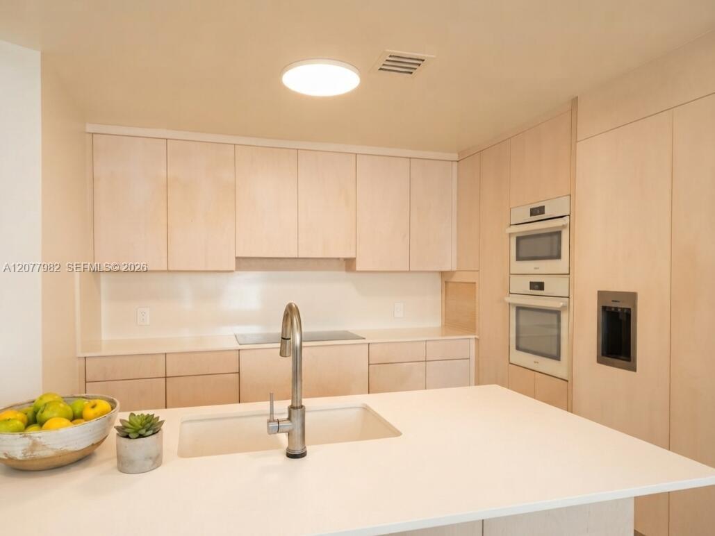 1900 N Bayshore Dr # 5004 — Photo 5