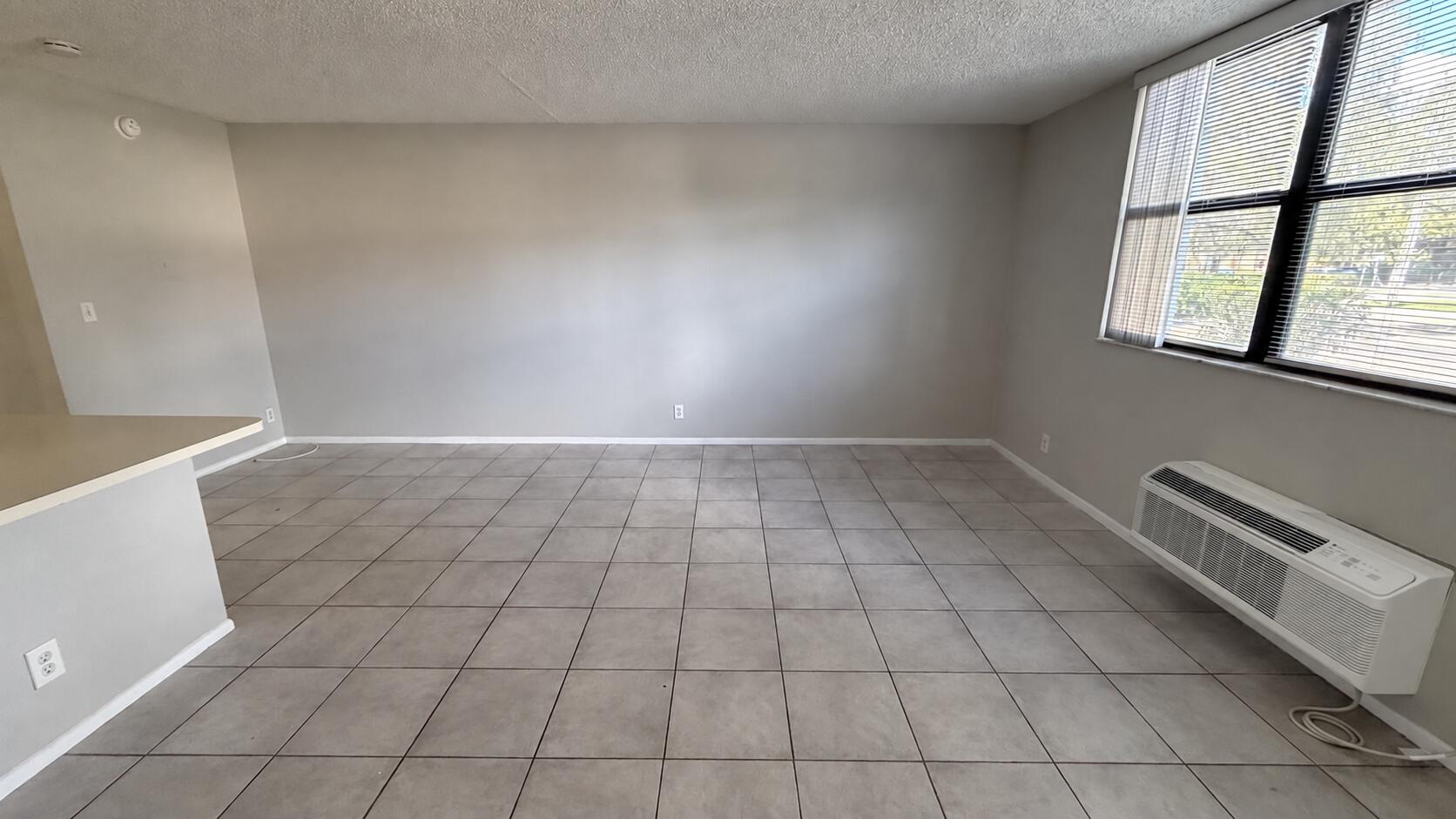 2501 RIVERSIDE Drive # A — Photo 4