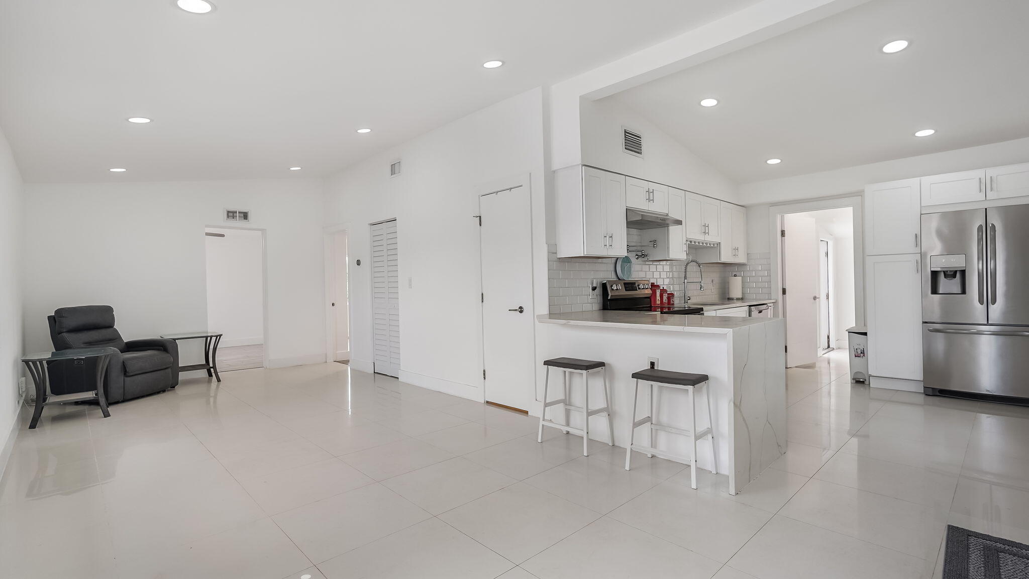 218 GLOUCHESTER Street — Photo 3