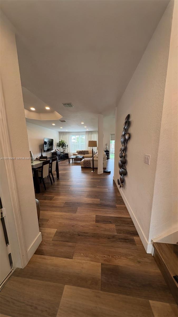 6691 NW 107th Ct — Photo 4