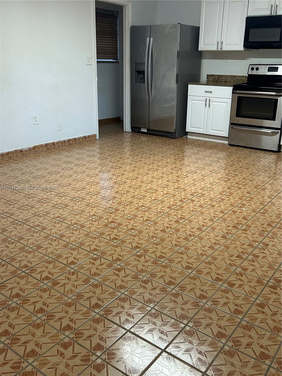 257 W 45th St # 2 View 1