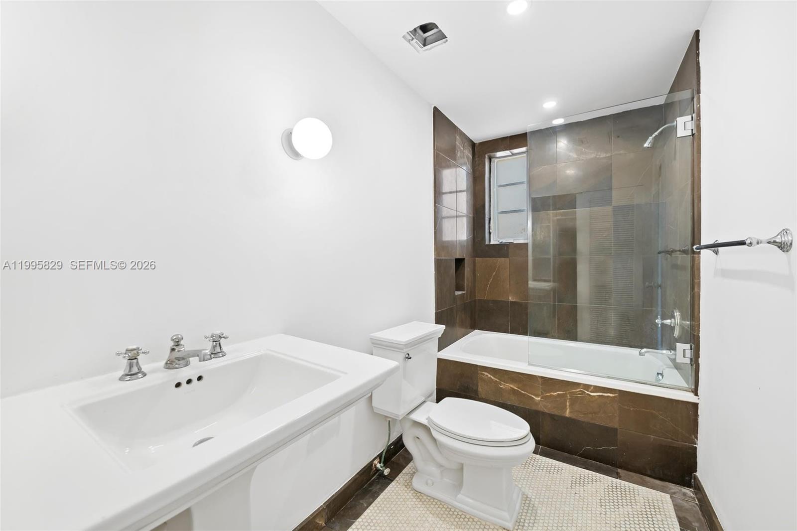 1545 Meridian Ave View 13