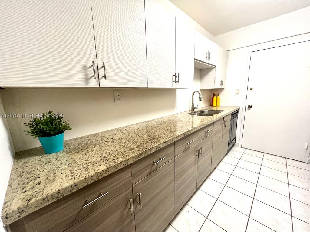 5401 Collins Ave # 311 — Photo 4
