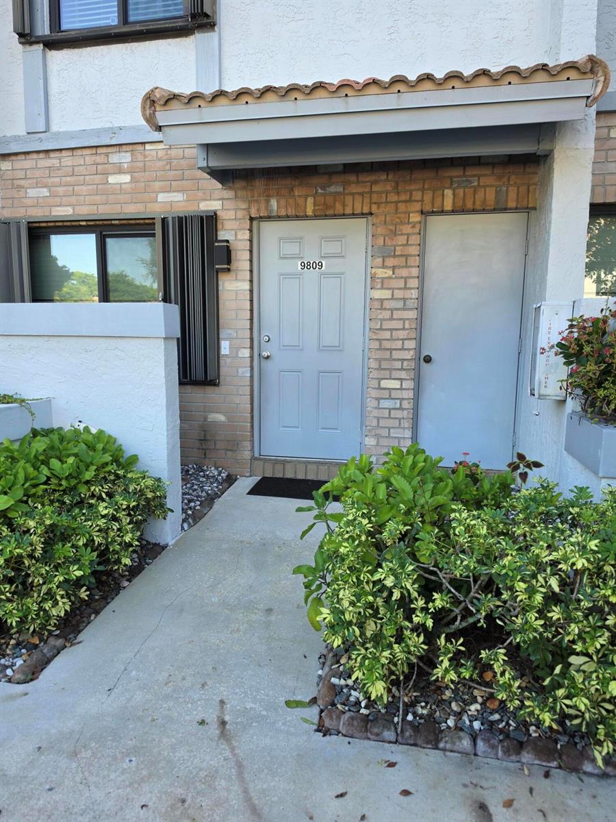 FRONT OF TOWNHOUSE