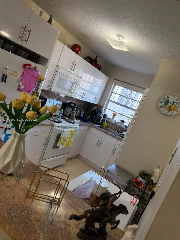 1630 W 46th St # 504C — Photo 2