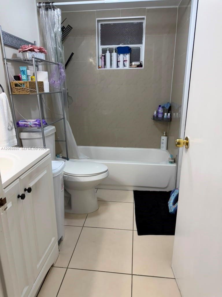 1630 W 46th St # 504C — Photo 3