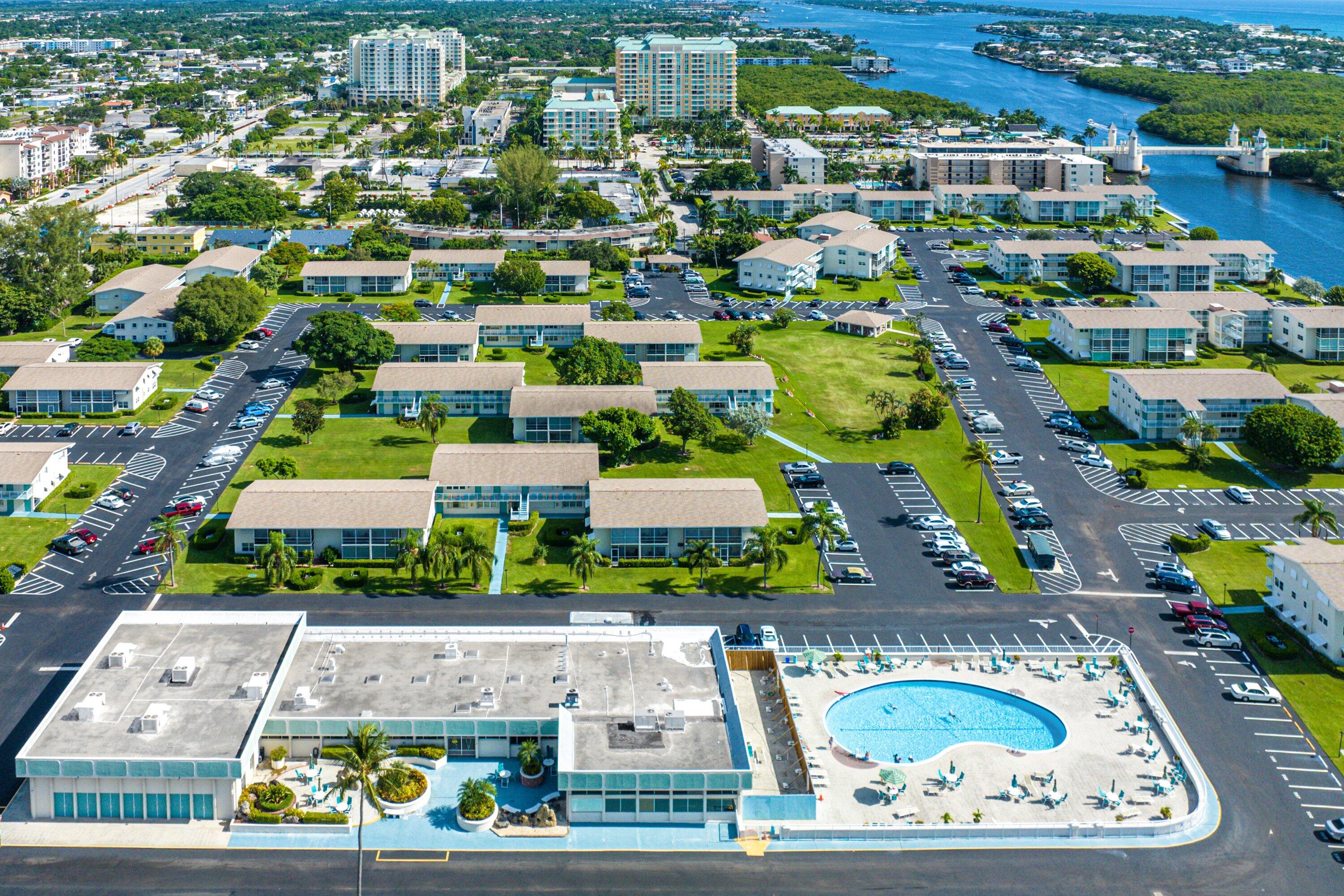 150 Horizon Street E, Boynton Beach FL 33435