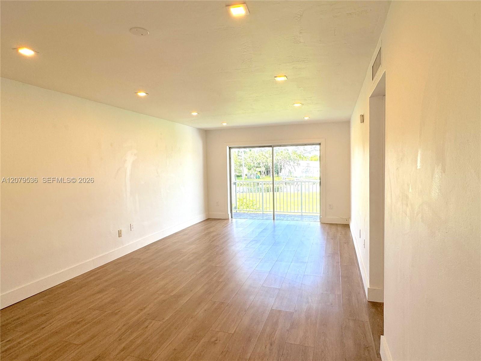 7660 SW 82nd St # H208 — Photo 4