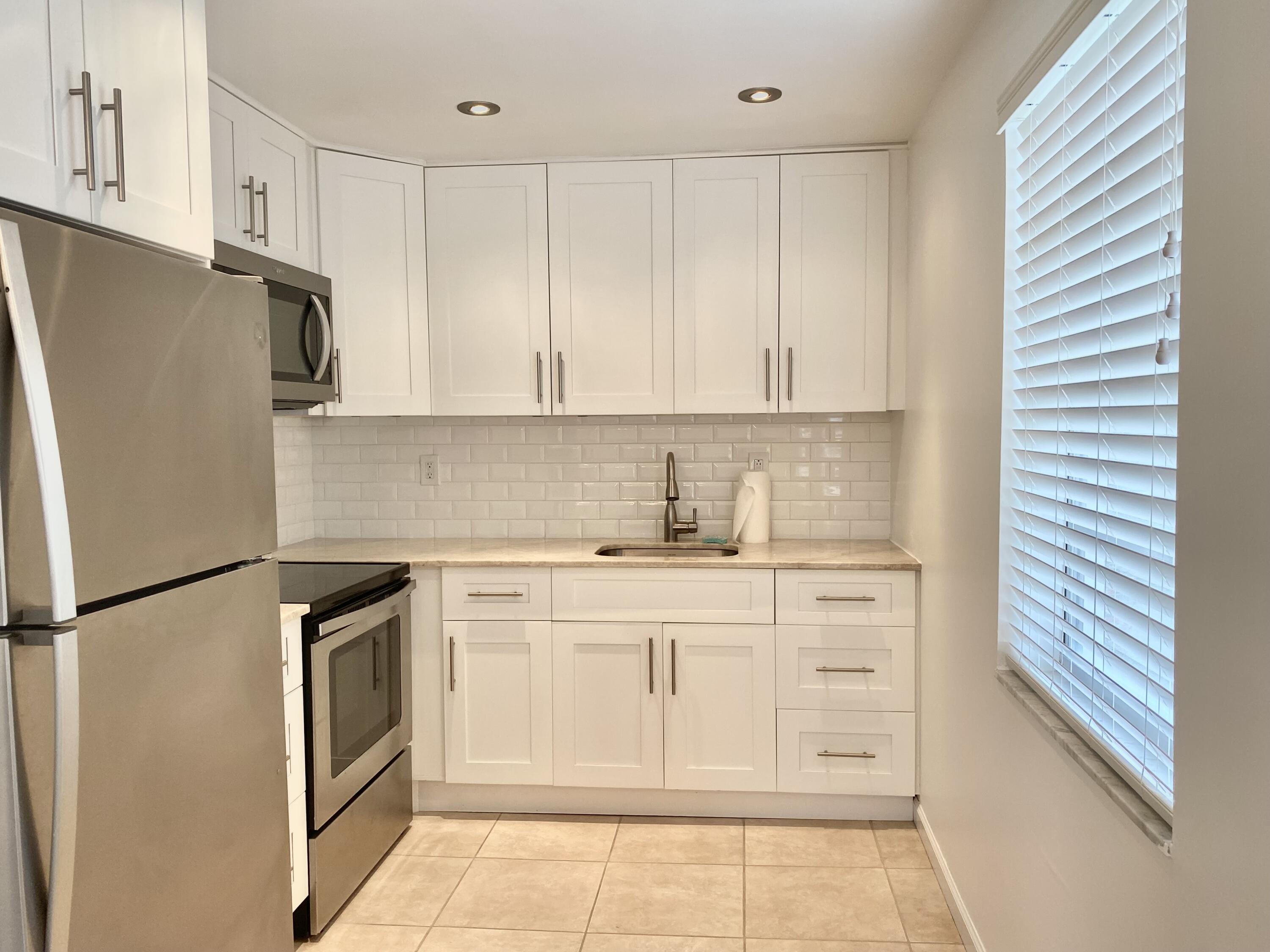 418 PIEDMONT I # 418 — Photo 4