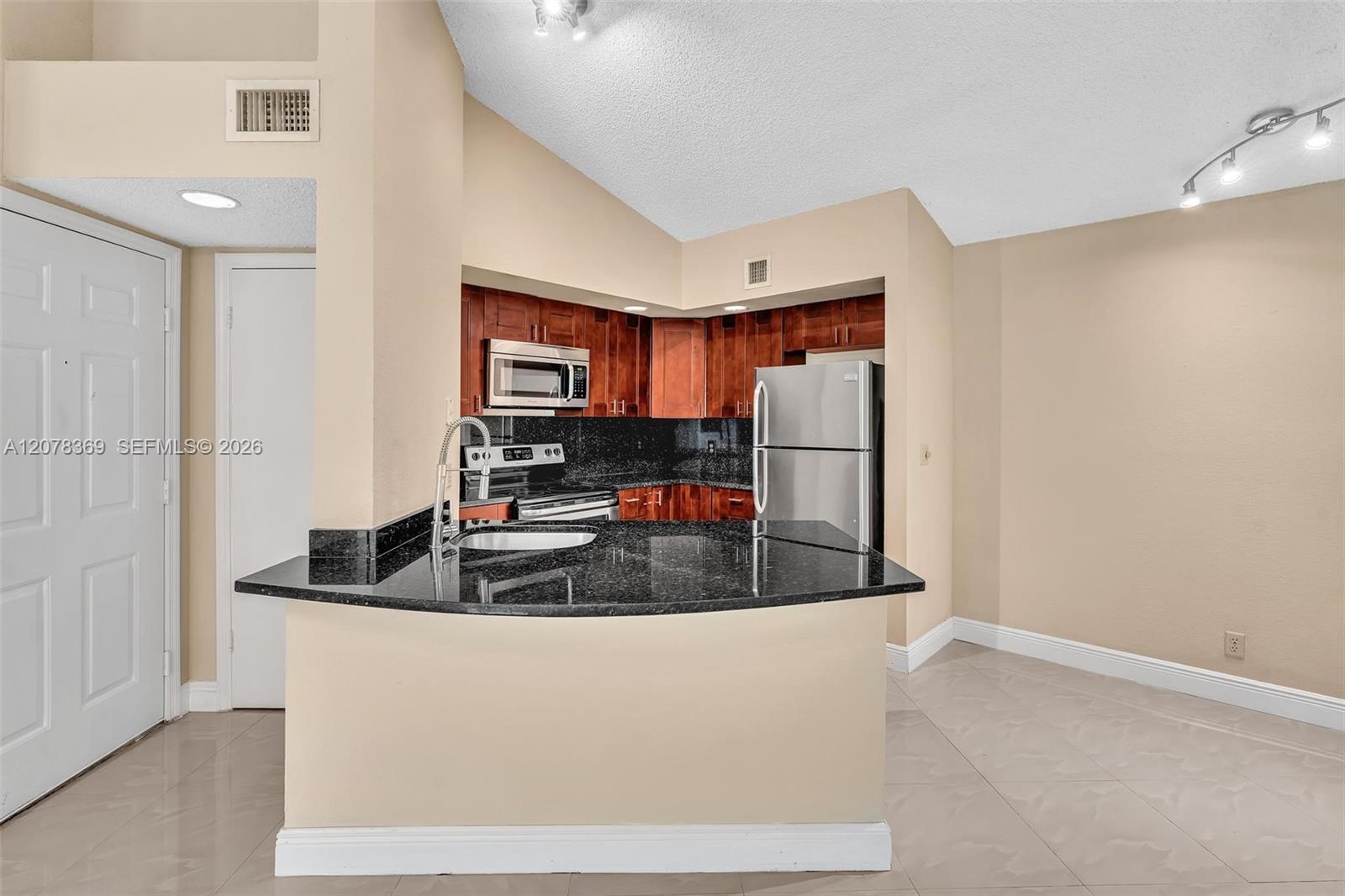 3370 Pinewalk Dr N # 1222 — Photo 3