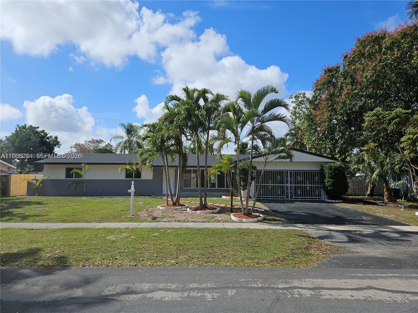 221 SW 53rd Ave, Plantation FL 33317