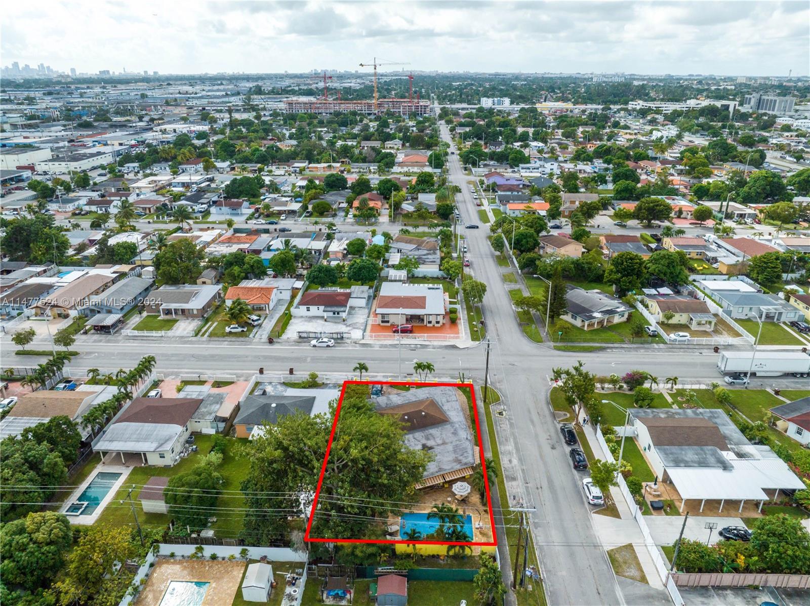 901 E 32nd St, Hialeah FL 33013