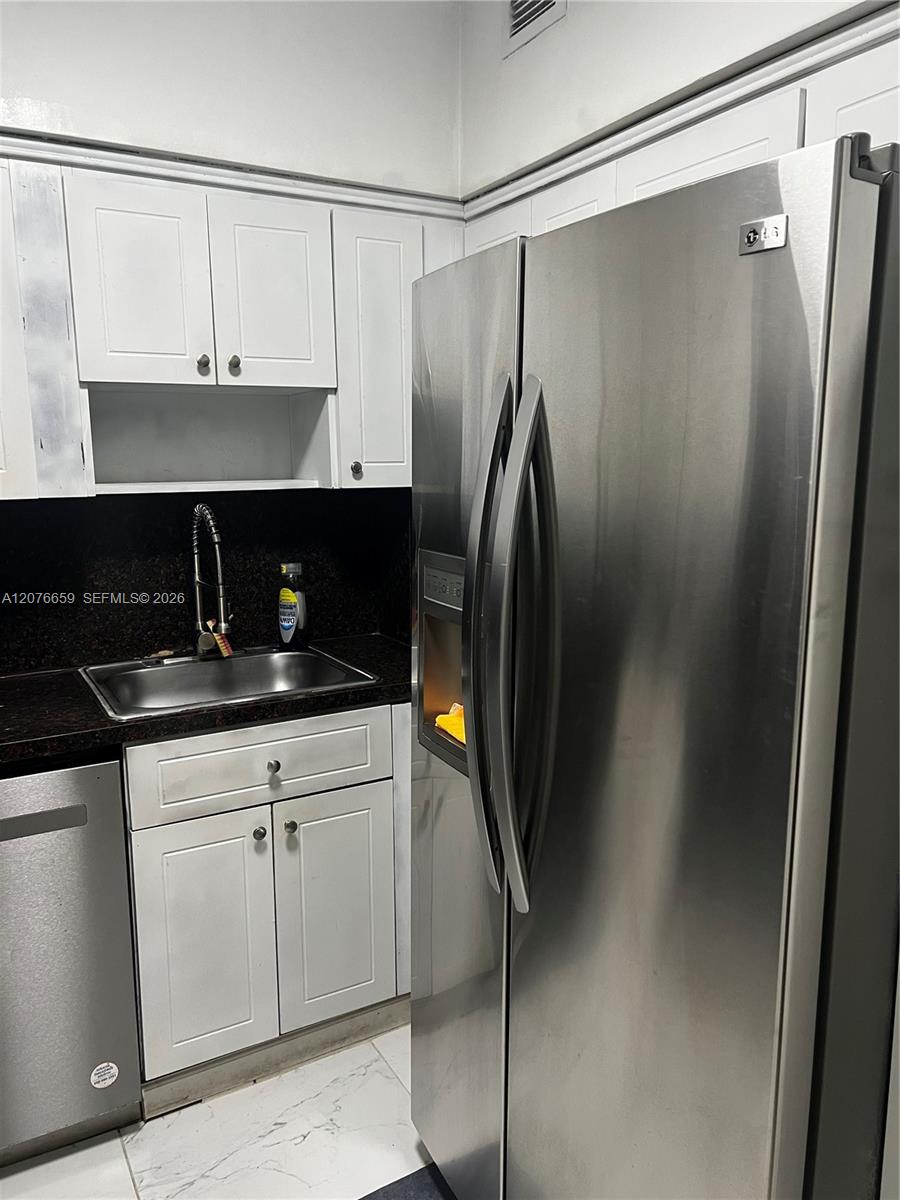 7441 Wayne Ave # 8I — Photo 4