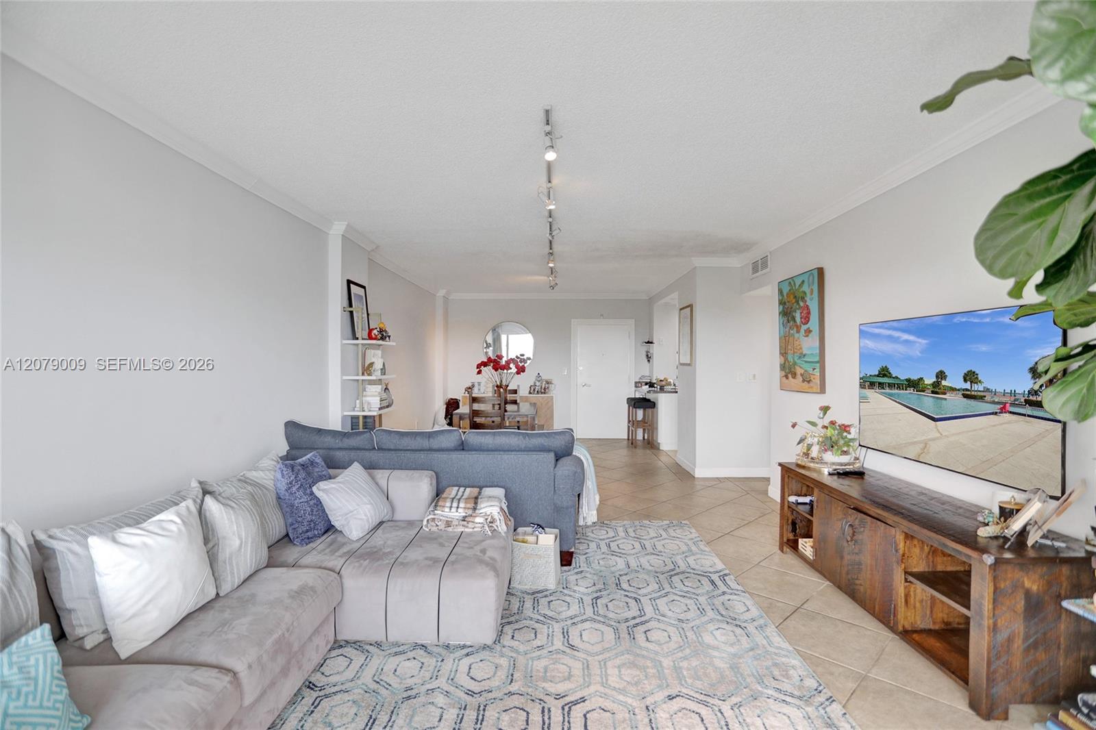 300 Bayview Dr # PH10 — Photo 5