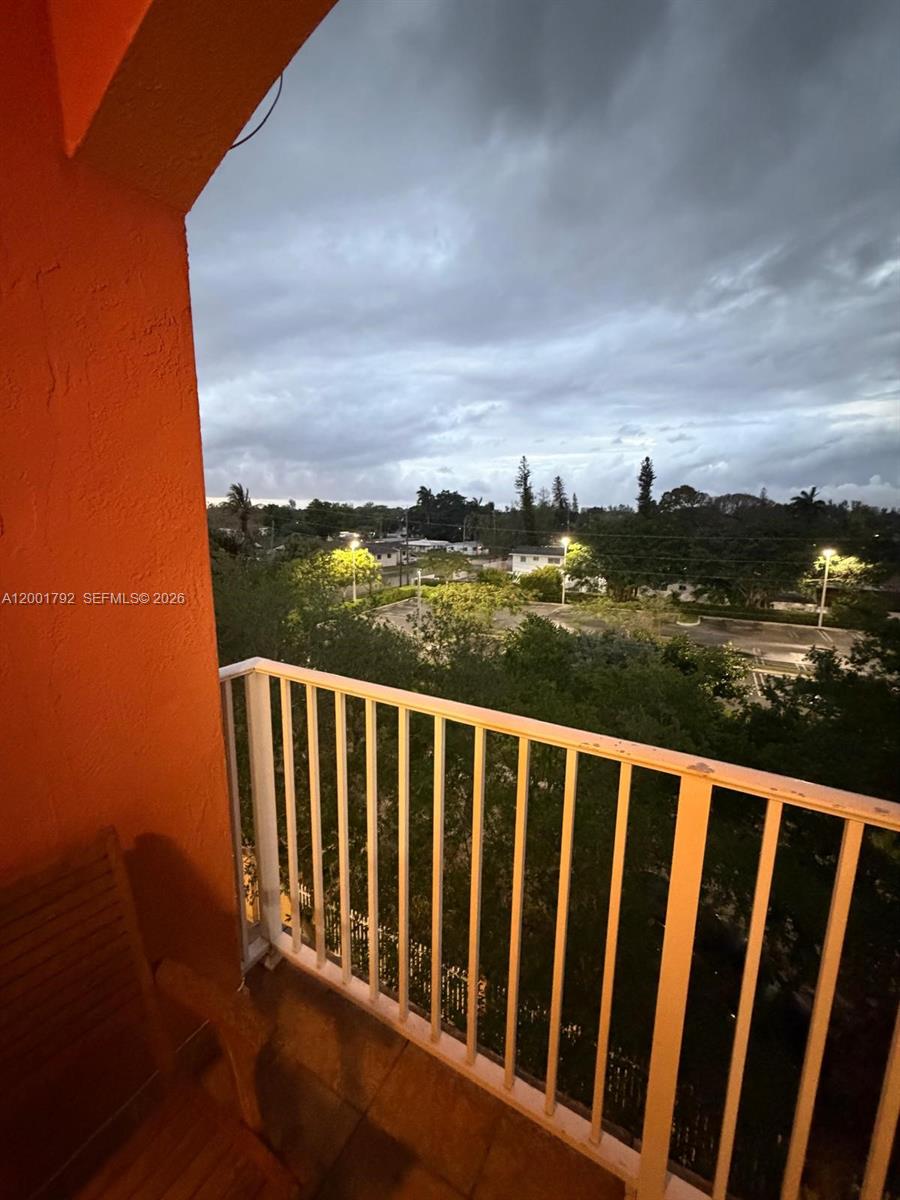 1300 NE 109th St # 404, Miami FL 33161