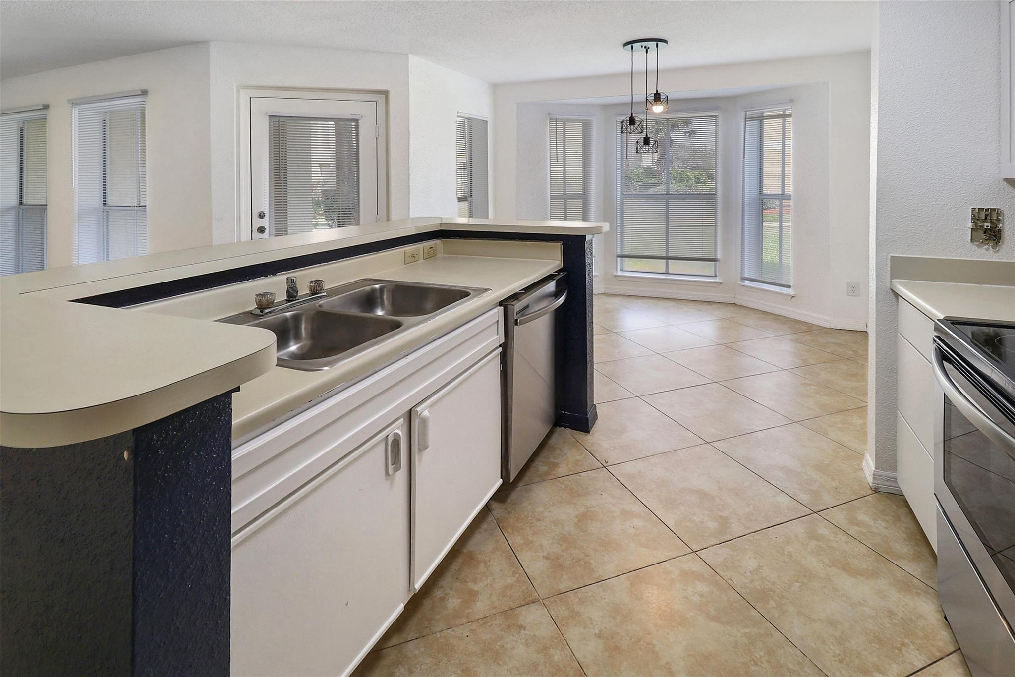 777 Riverside Drive # 1516 — Photo 5