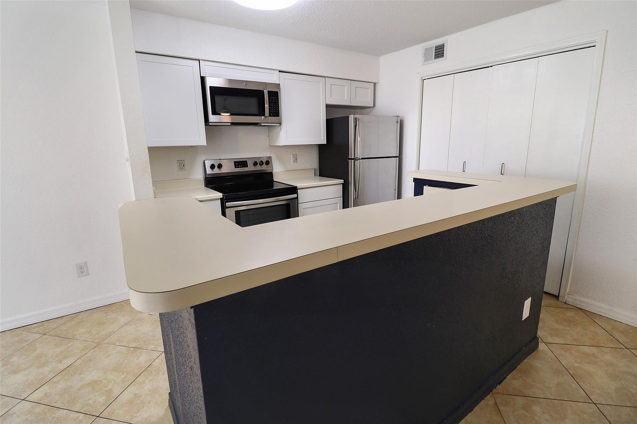 777 Riverside Drive # 1516 — Photo 2