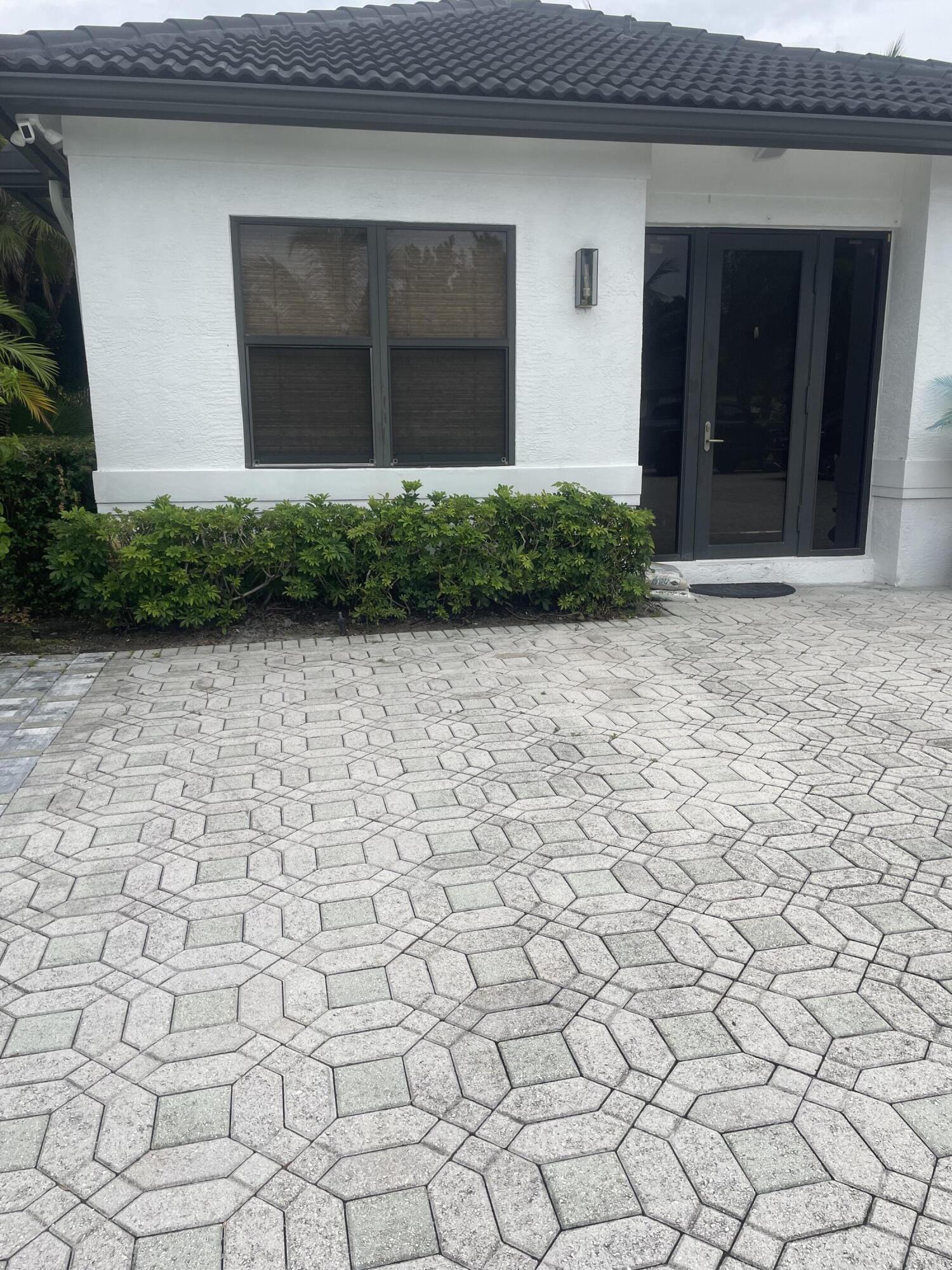 8691 MAN O WAR Road # A, Palm Beach Gardens FL 33418