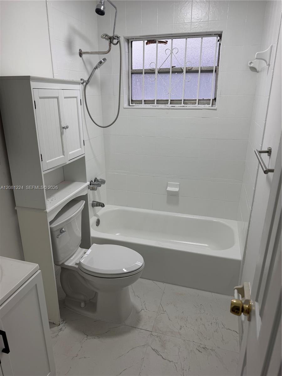 15813 NW 38th Ct # 15813 — Photo 2