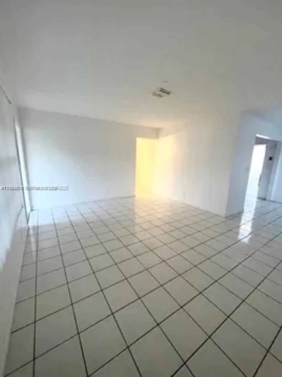 5219 SW 43rd Ter # 2 — Photo 5