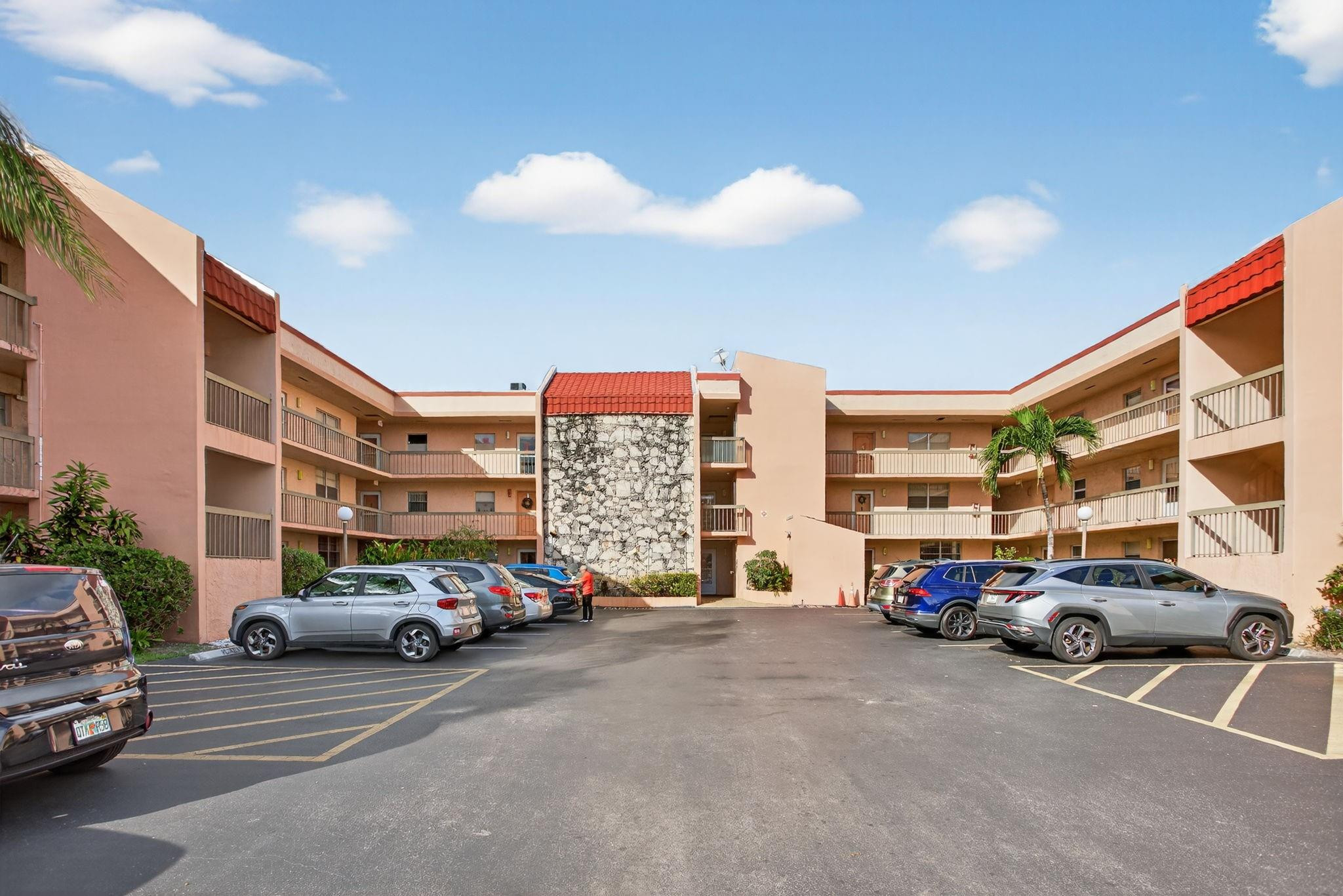 3050 Holiday Springs Boulevard # 108, Margate FL 33063