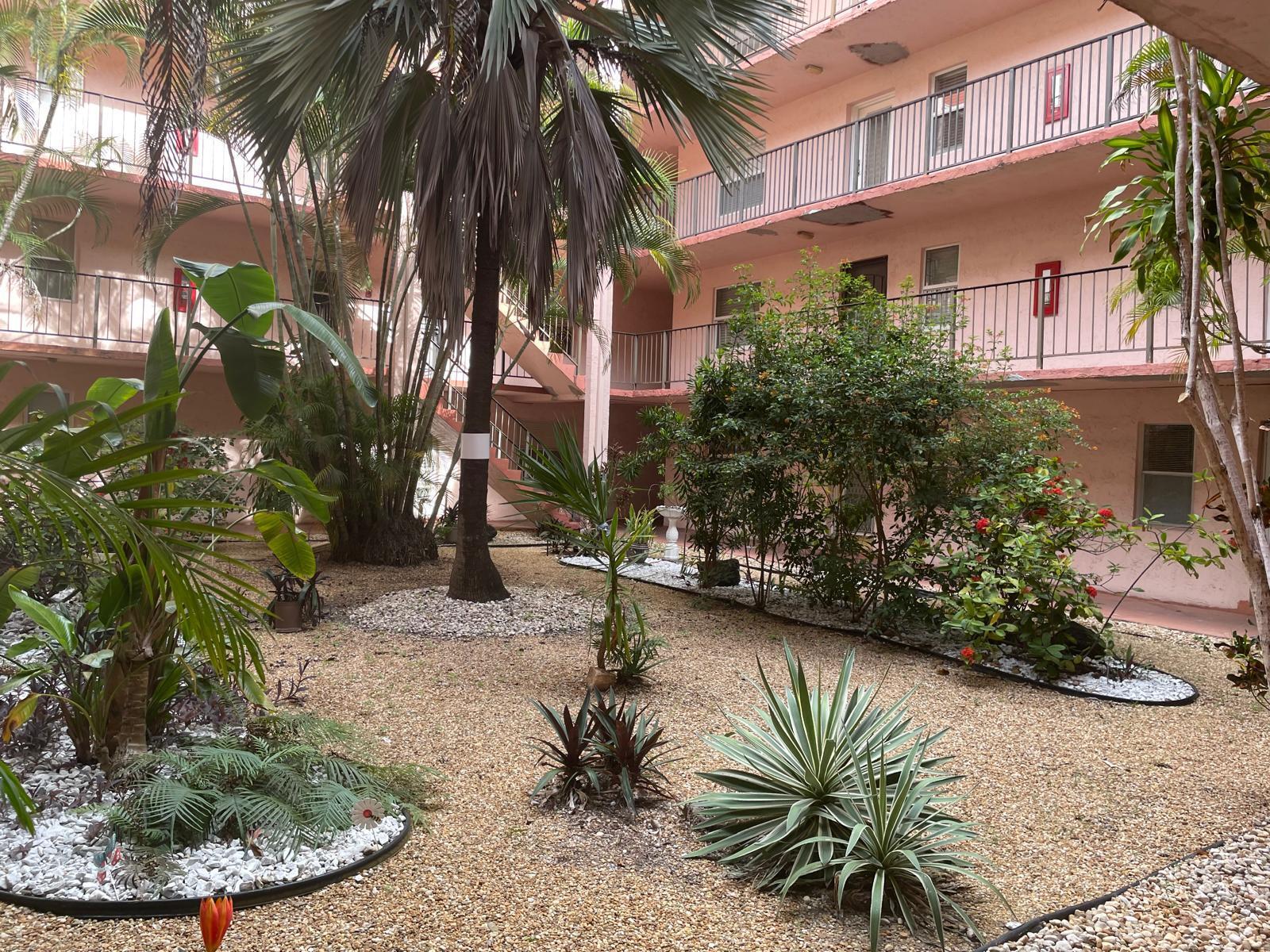 2851 SOMERSET Drive # 111 — Photo 4
