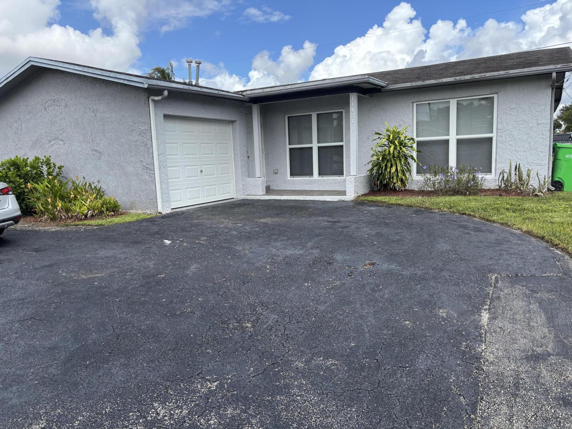 11421 NW 39th Place, Sunrise FL 33323