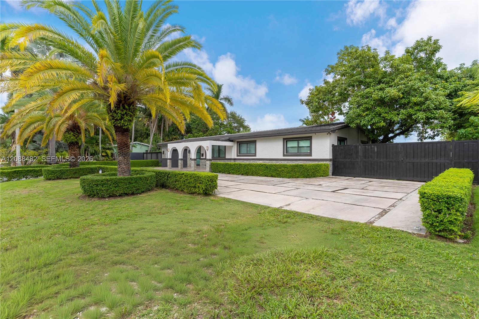 18731 SW 87th Ave — Photo 4