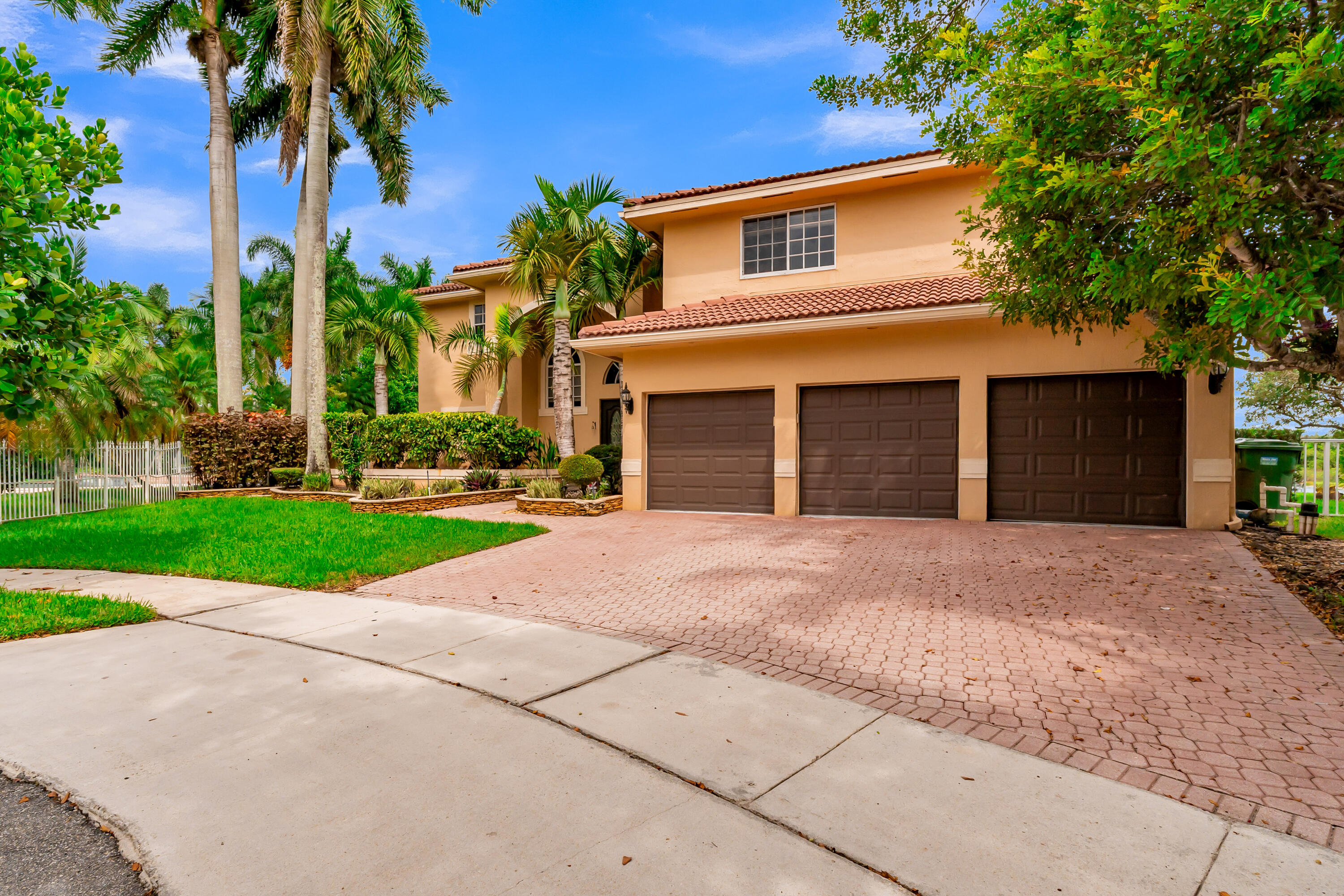 1333 SW 175th Way — Photo 4
