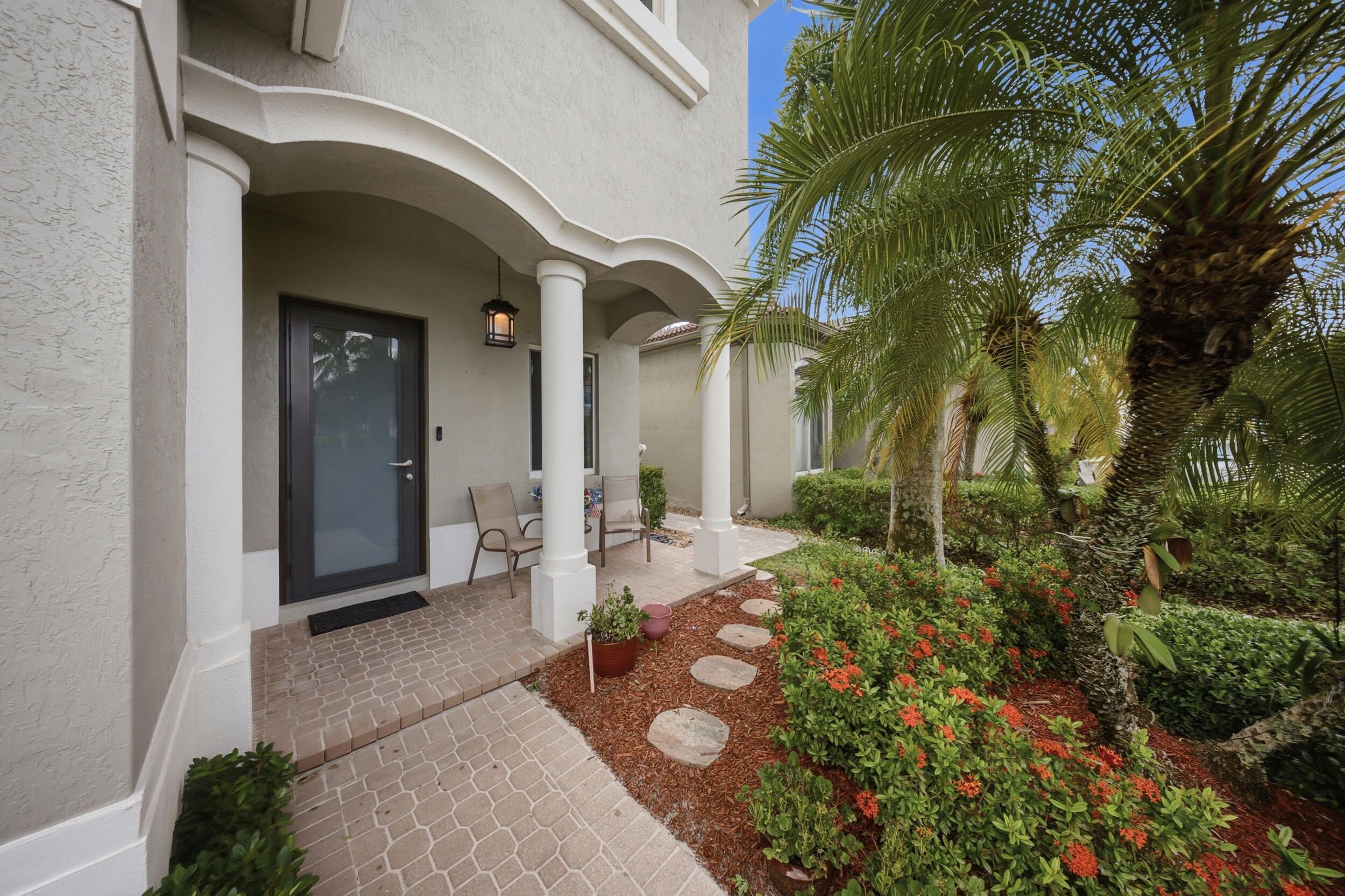 23 COUNTRY LAKE Circle — Photo 3