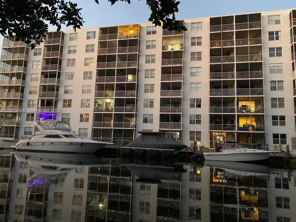 3660 NE 166th St # 705, North Miami Beach FL 33160