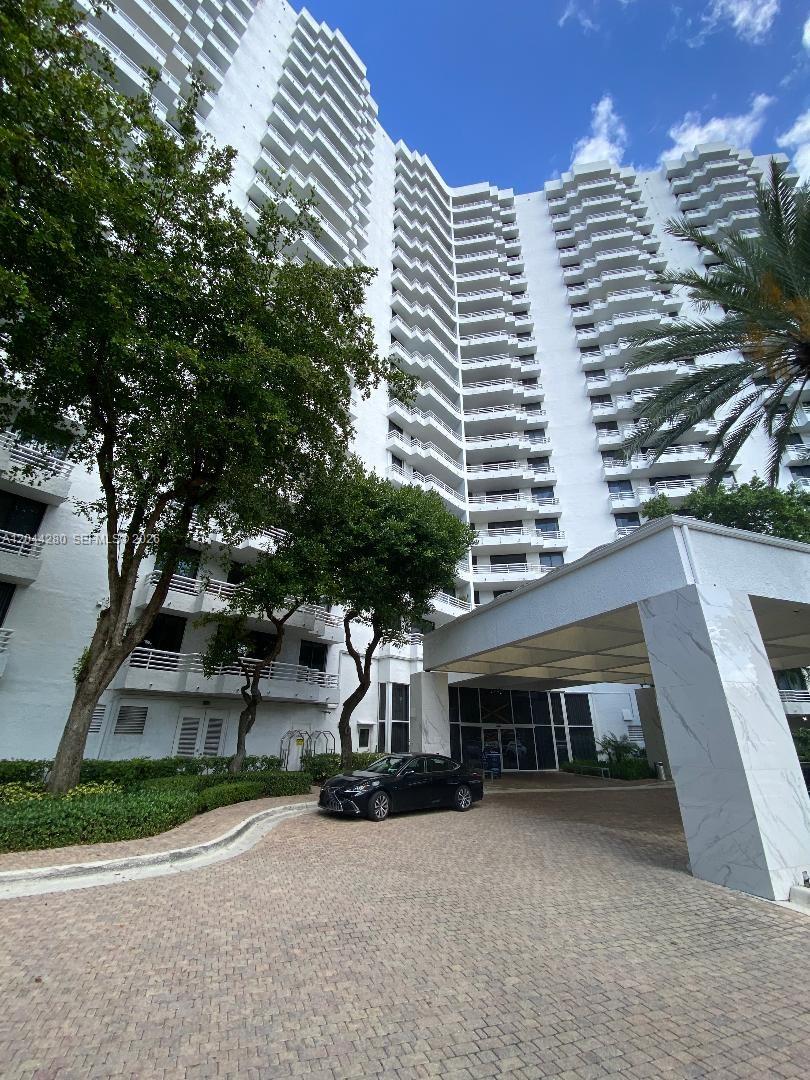 3300 NE 192nd St # 612, Aventura FL 33180