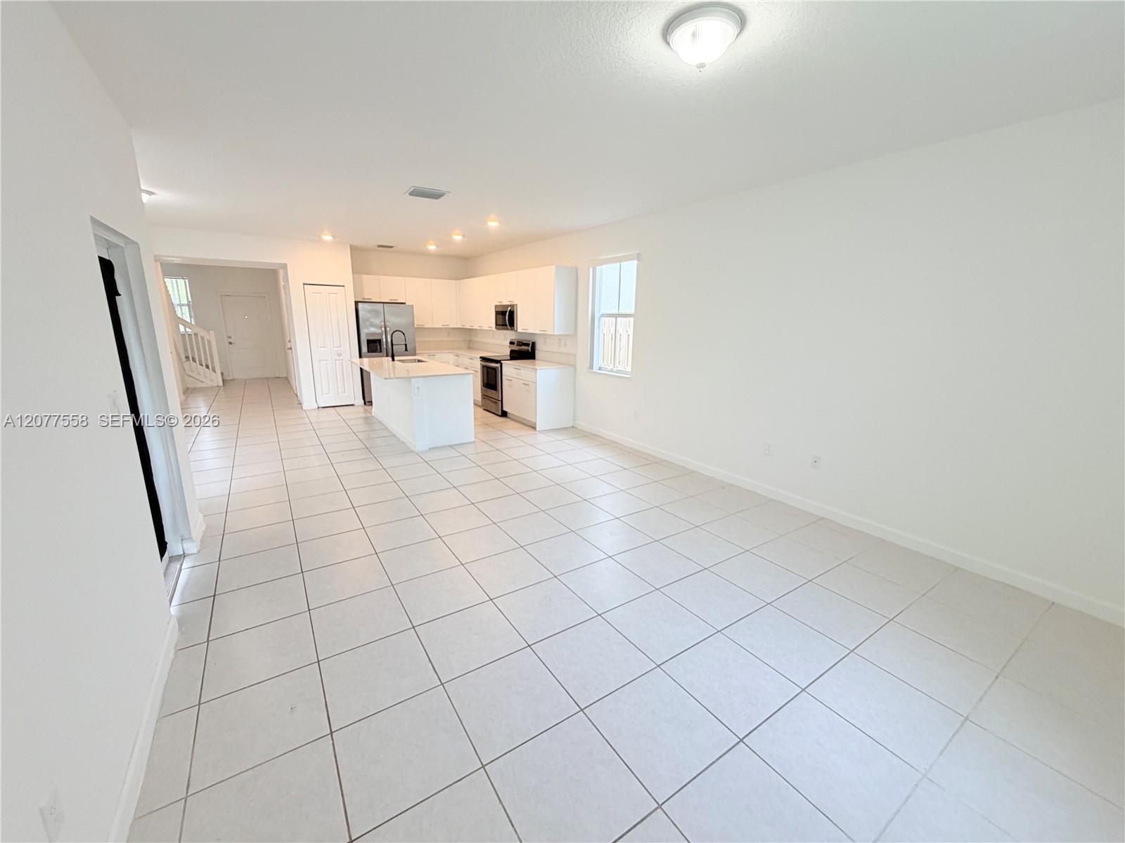 2405 NW 131st Cir — Photo 2