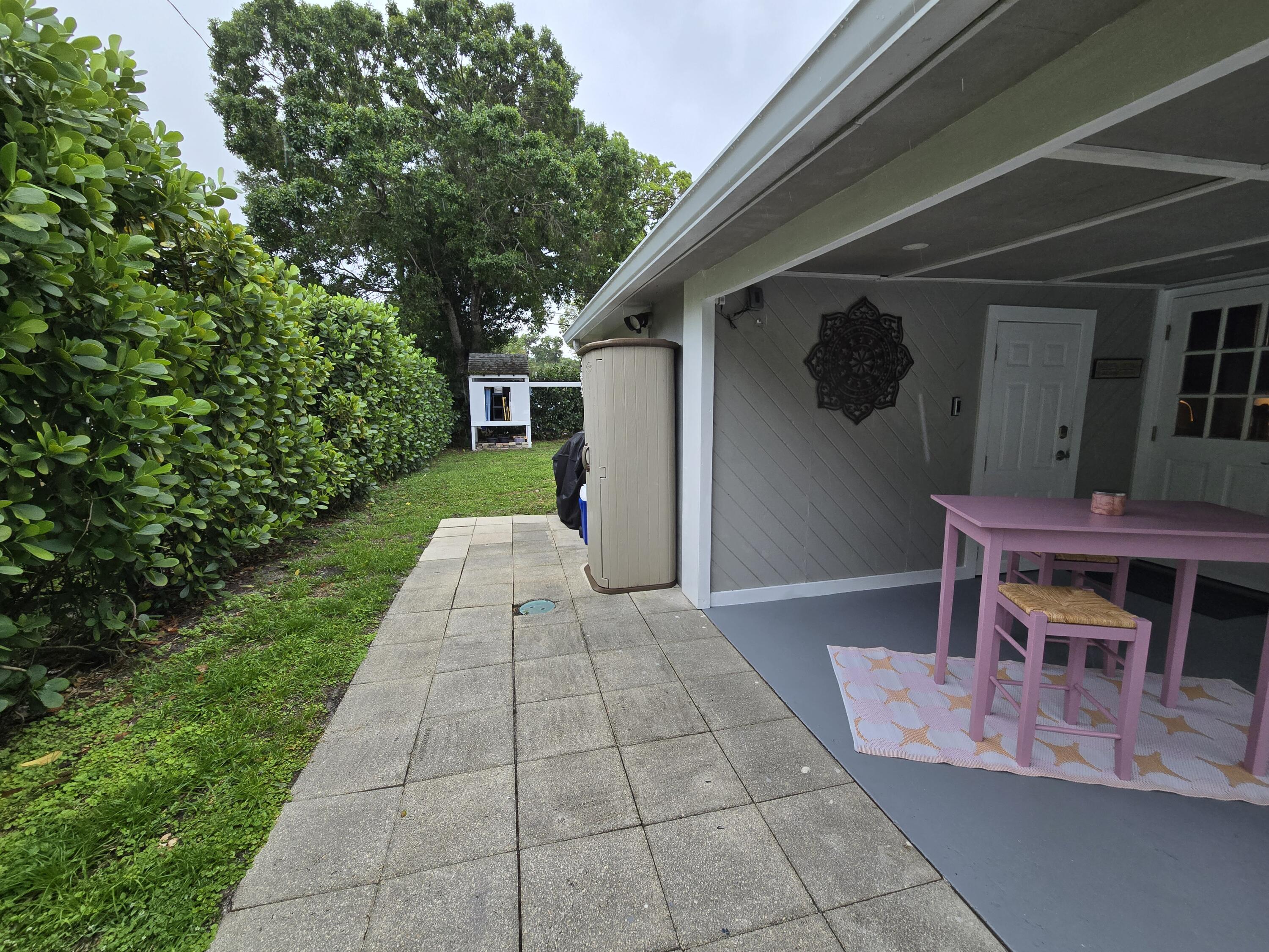 1110 SW 28th Street — Photo 4