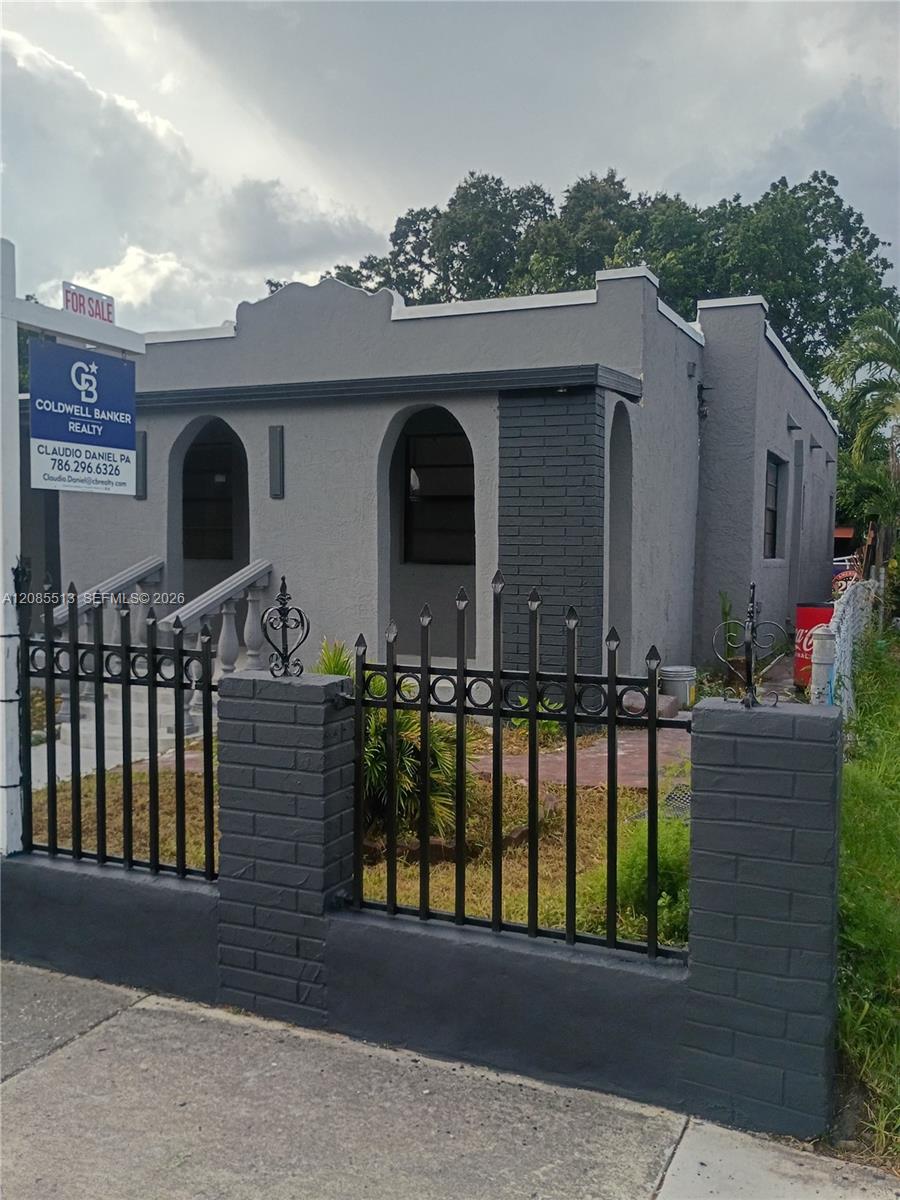 1853 NW 47th St — Photo 2