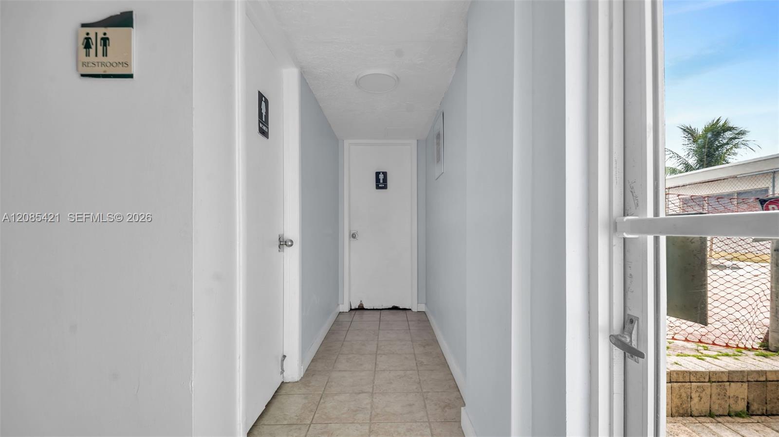 8001 Crespi Blvd # 4B — Photo 3