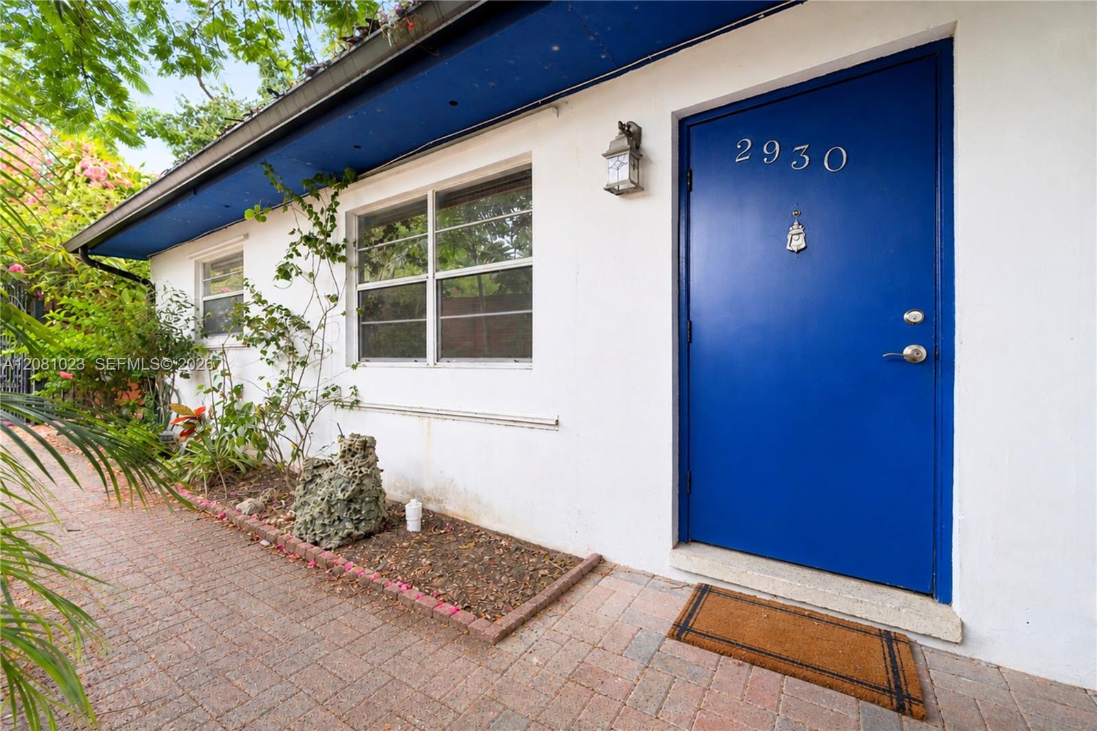 2928 Louise St # 30 — Photo 2