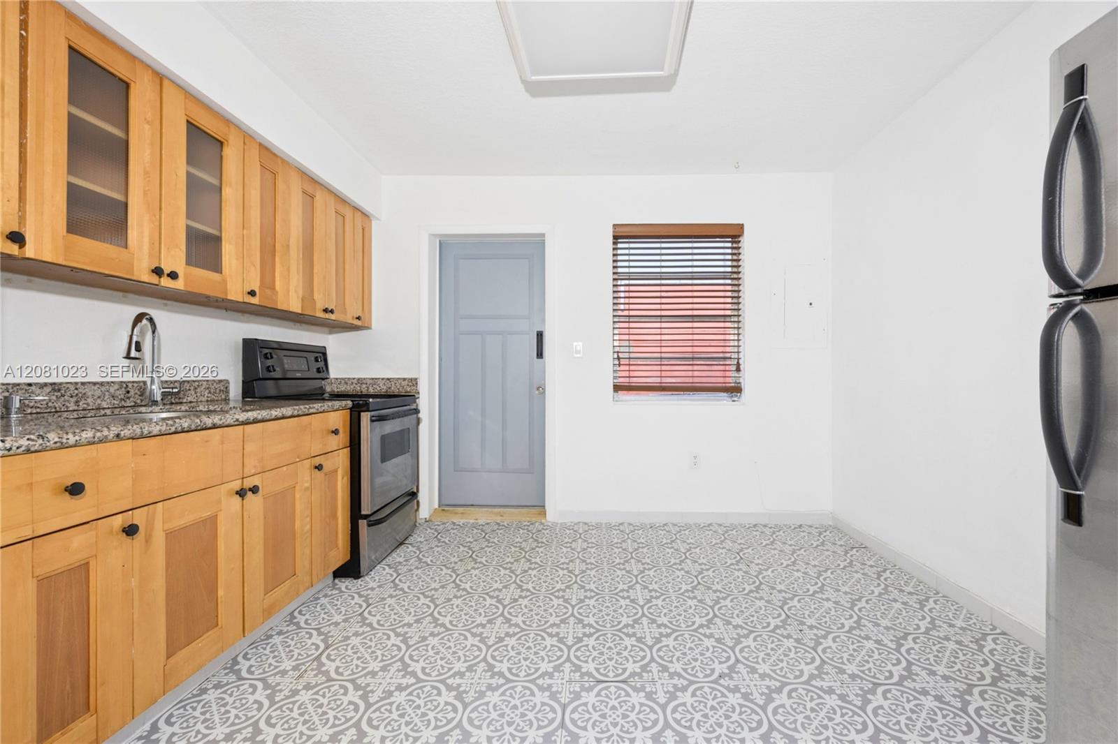 2928 Louise St # 30 — Photo 5