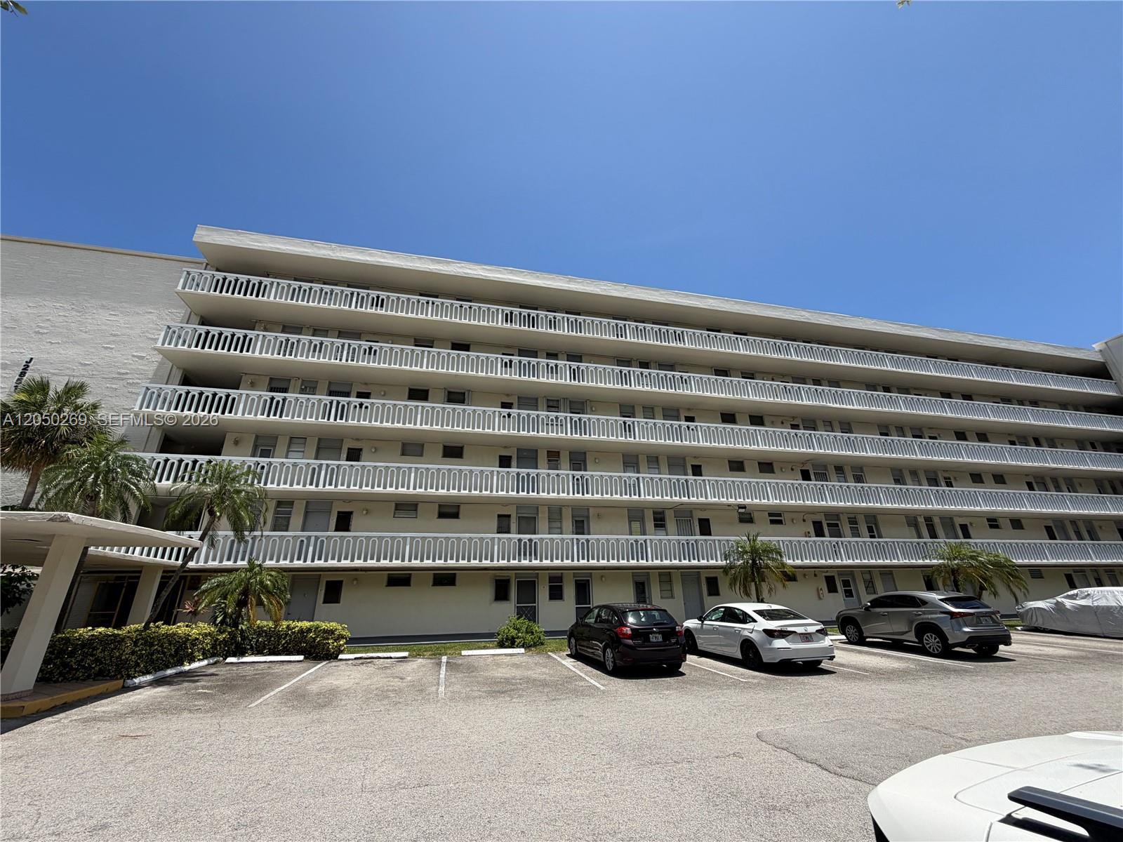 2851 Leonard Dr # J511, Aventura FL 33160