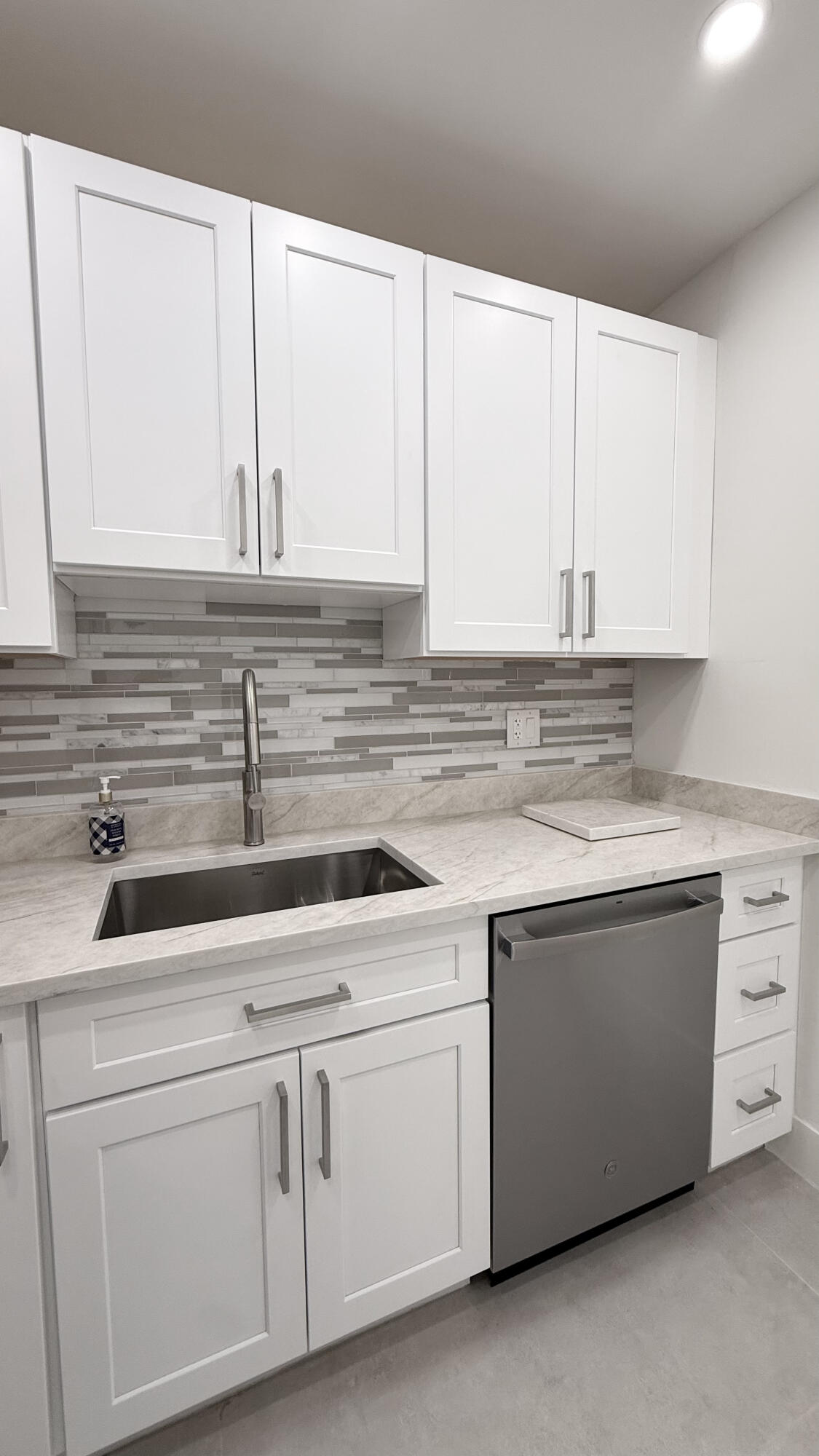 6505 Winfield Boulevard — Photo 4