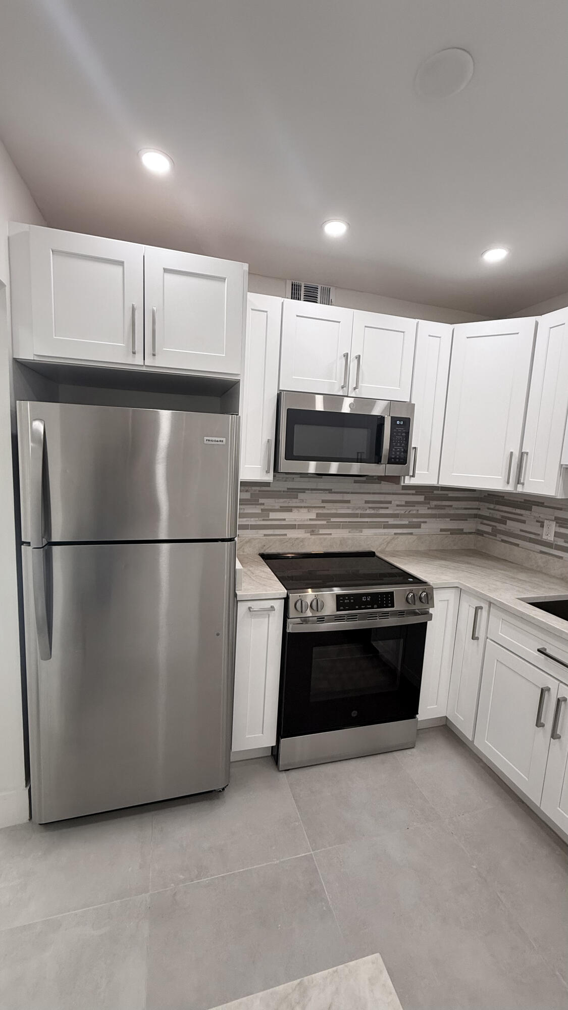 6505 Winfield Boulevard — Photo 5