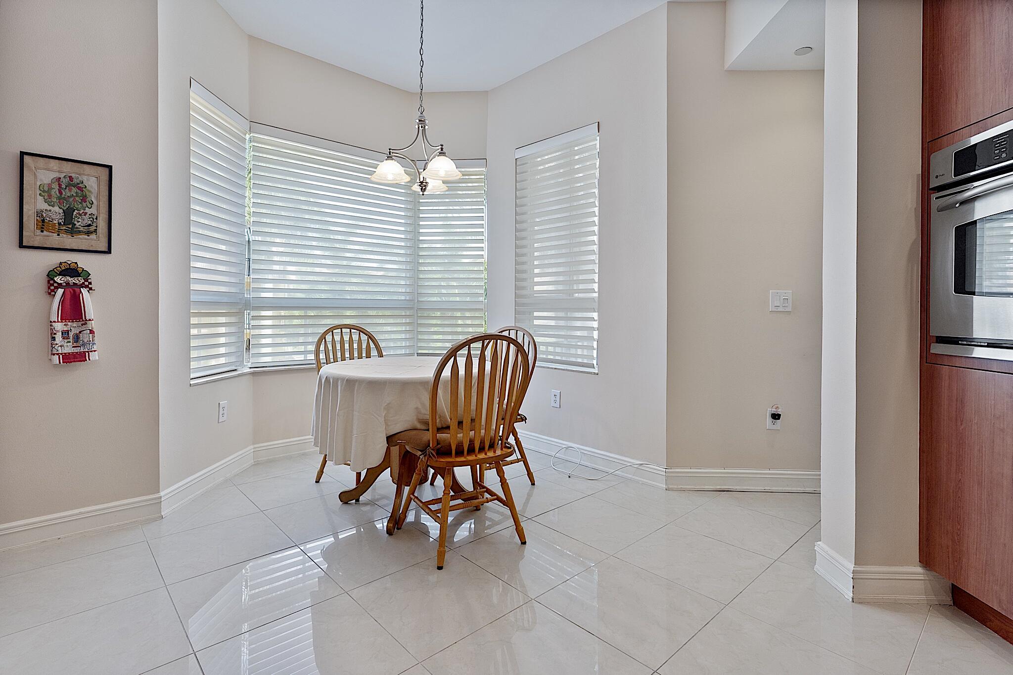 16100 EMERALD ESTATES Drive # 397 — Photo 4