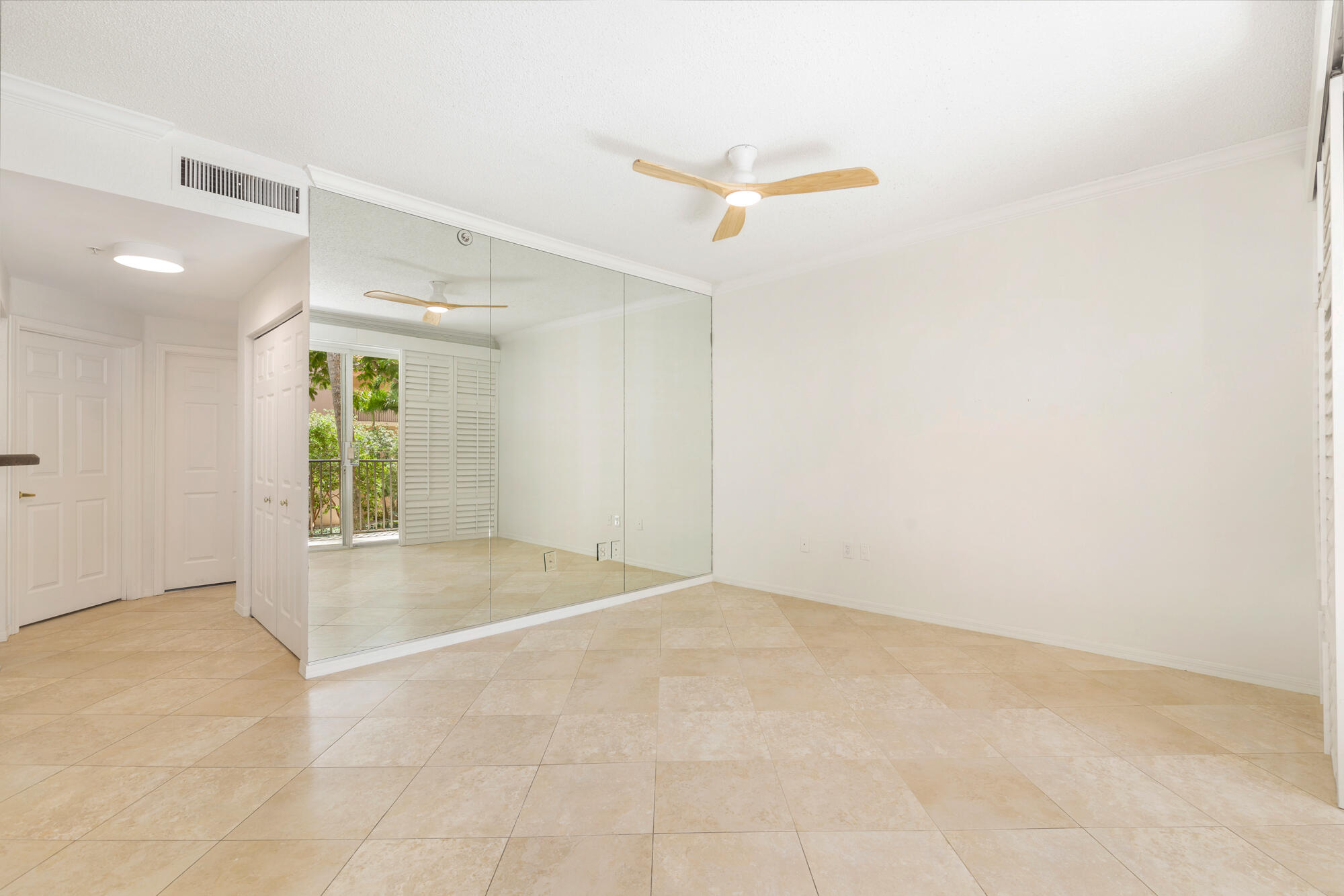 1805 N FLAGLER Drive # 206, West Palm Beach FL 33407
