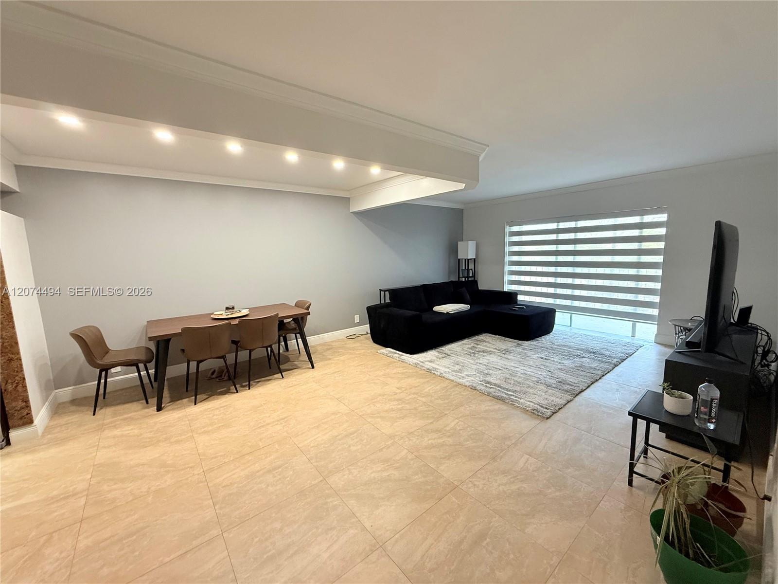 6101 N Falls Cir Dr # 405, Lauderhill FL 33319
