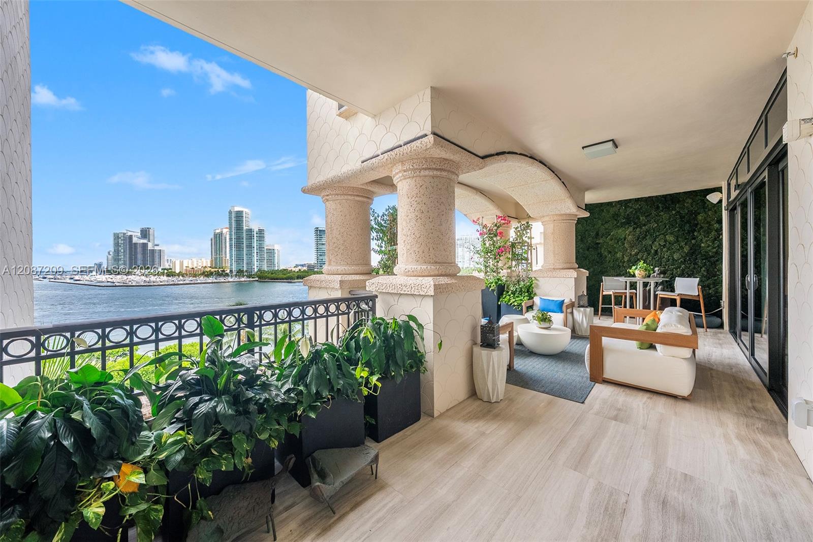 7052 Fisher Island Dr # 7052 — Photo 2