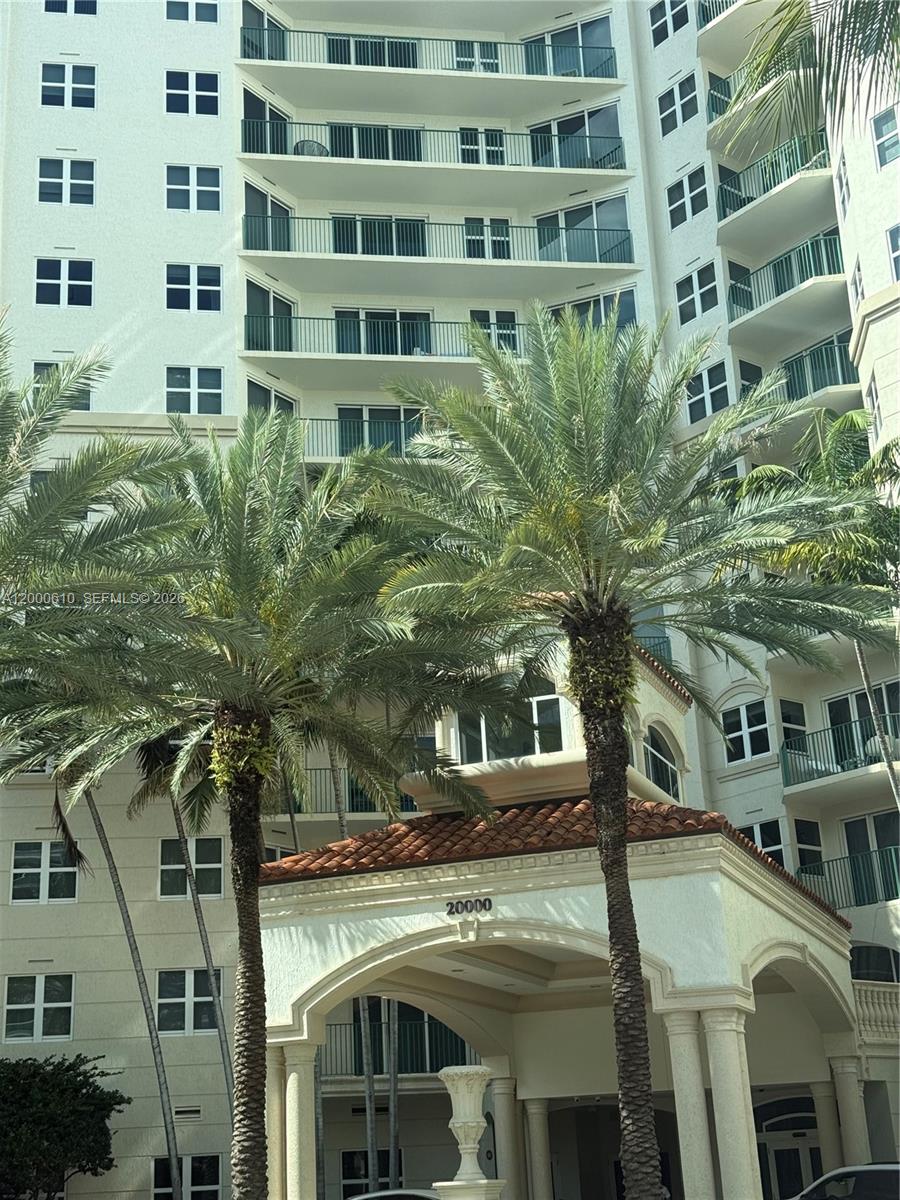 20000 E Country Club Dr, Aventura FL 33180